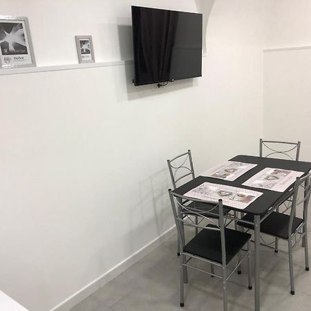 Il Basso Della Nonna Napoli Bagian luar foto
